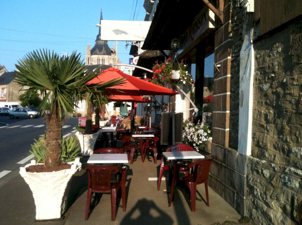 Hotel Ronsin Fresnay-sur-Sarthe Exterior photo